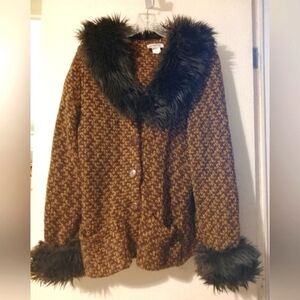 ZOE JACKET w Faux Fur Collar & Cuffs.‎ Sz. Medium